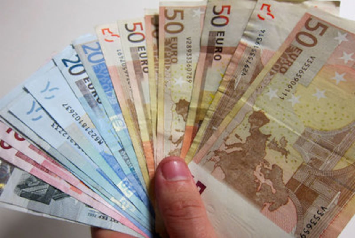 Koniec ery trzymania pieniędzy na lokatach. Historyczny zwrot w portfelach, którego nie możesz przegapić